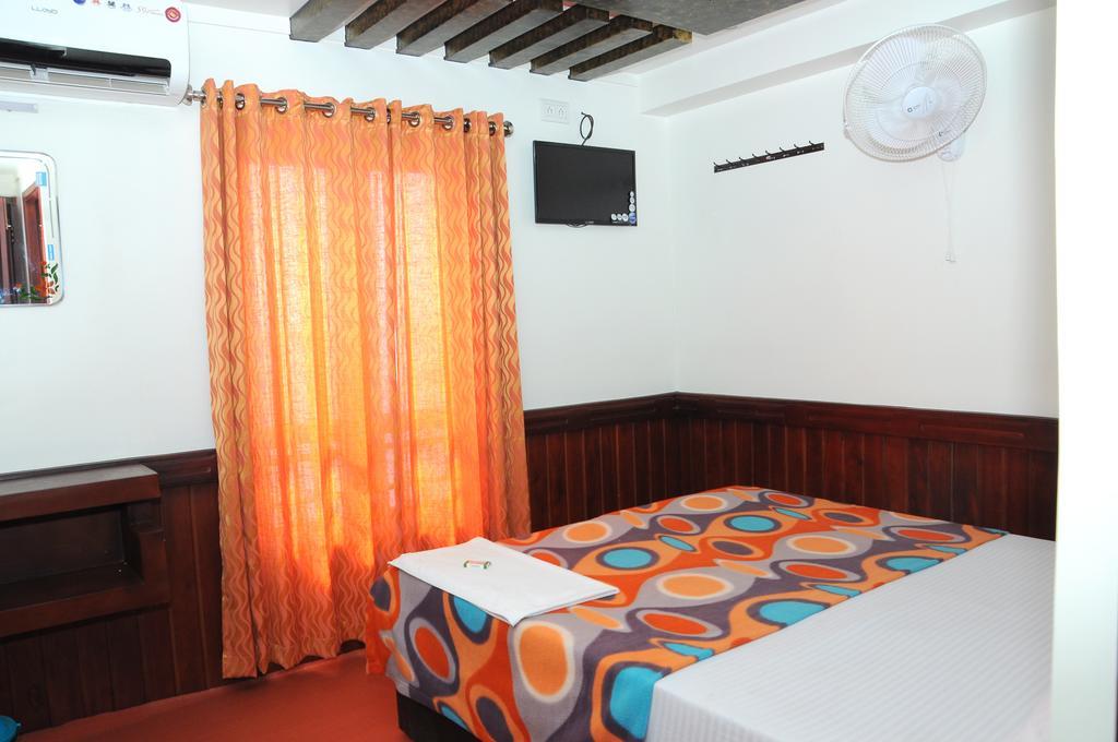 Hotel Marari Houseboat Mararikulam Zimmer foto